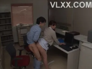 Má dâm và hai cậu bạn của cô con gái